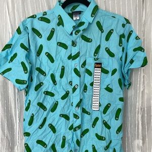 Pickle Rick short sleeve Button Up Size M